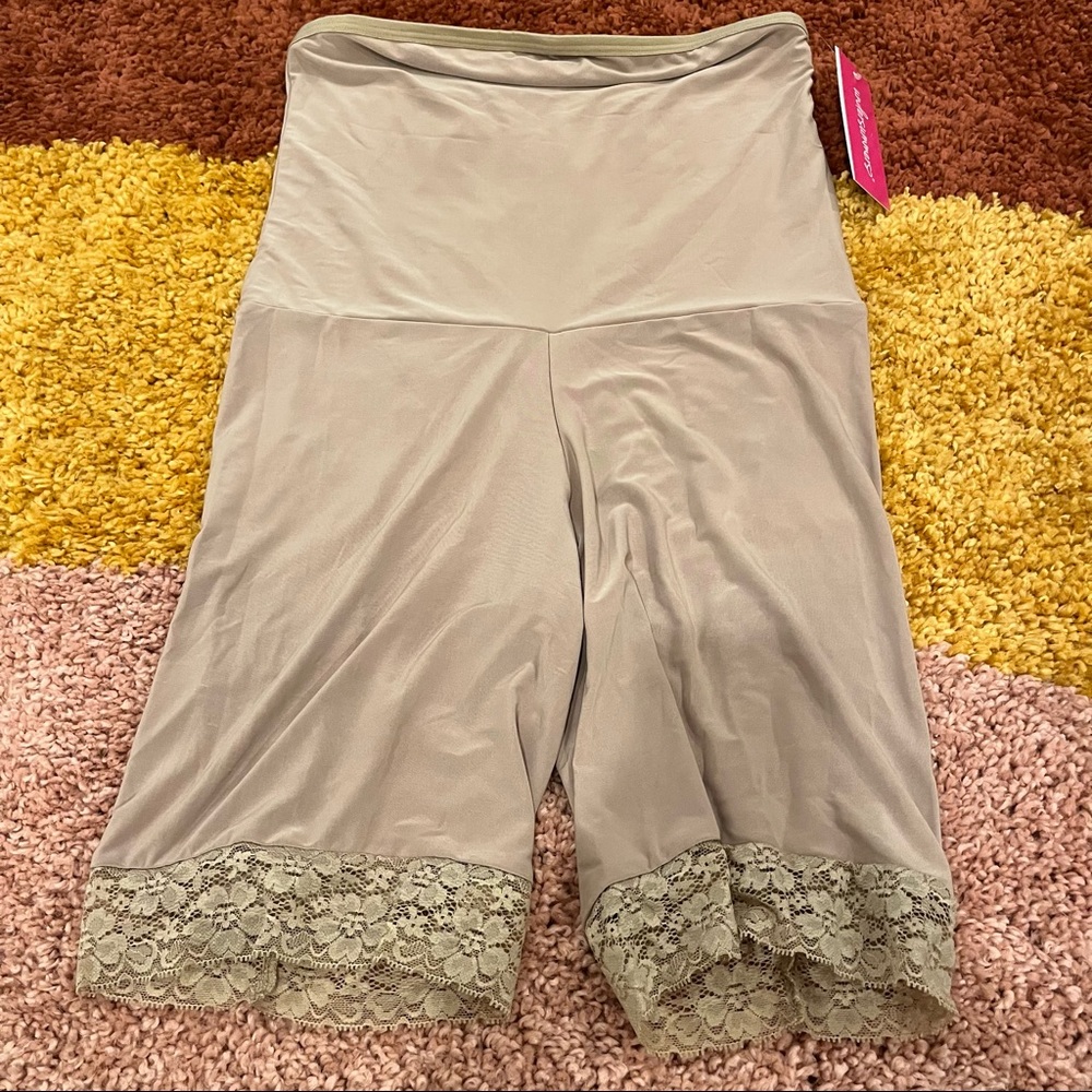 Undersummers Maternity Shortlette Size S Nude
